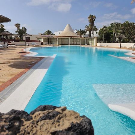Bungalow Goa Pool View, Playa Roca Residence Sea Front Access - Free Ac - Wifi Costa Teguise Exteriör bild
