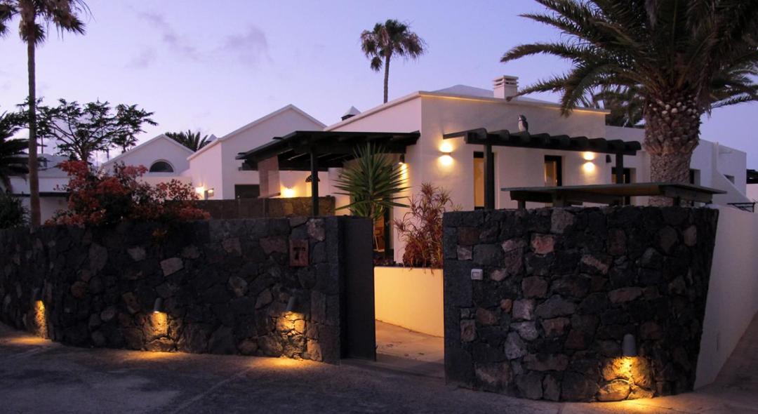 Bungalow Goa Pool View, Playa Roca Residence Sea Front Access - Free Ac - Wifi Costa Teguise Exteriör bild