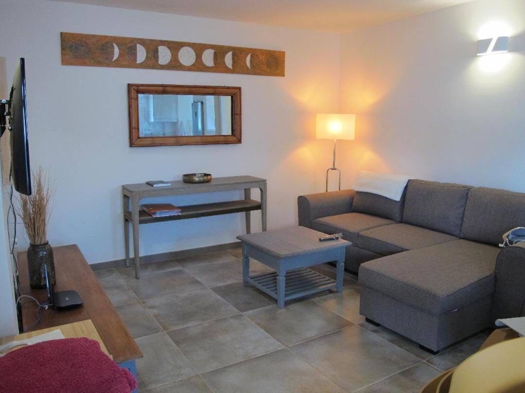 Bungalow Goa Pool View, Playa Roca Residence Sea Front Access - Free Ac - Wifi Costa Teguise Exteriör bild