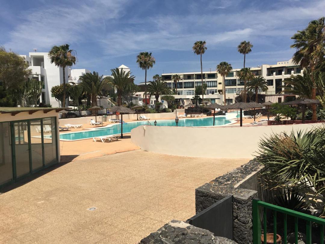 Bungalow Goa Pool View, Playa Roca Residence Sea Front Access - Free Ac - Wifi Costa Teguise Exteriör bild