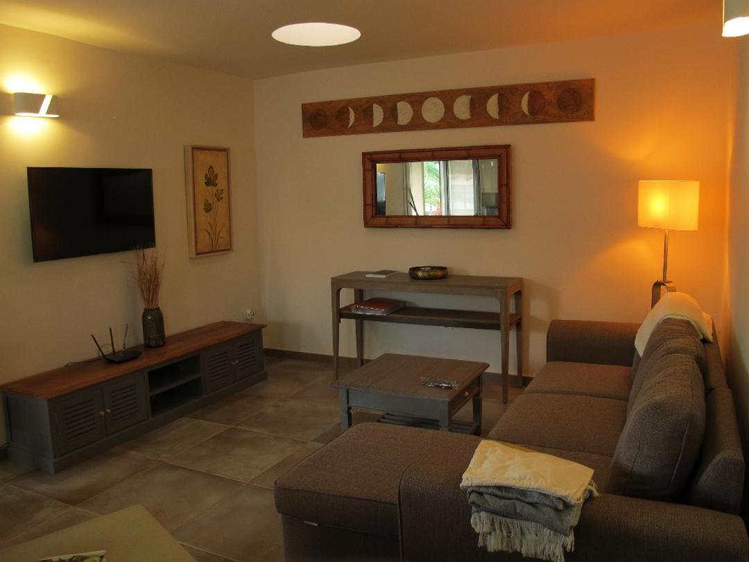Bungalow Goa Pool View, Playa Roca Residence Sea Front Access - Free Ac - Wifi Costa Teguise Exteriör bild